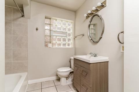 6340 S Eberhart Ave, Chicago, IL 60637 photo 7