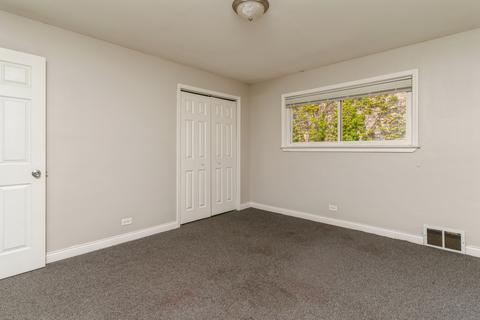 6340 S Eberhart Ave, Chicago, IL 60637 photo 9