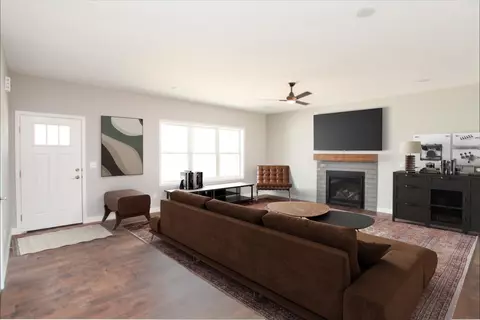 13 Brookstone Cir, Bloomington, IL 61704 photo 3