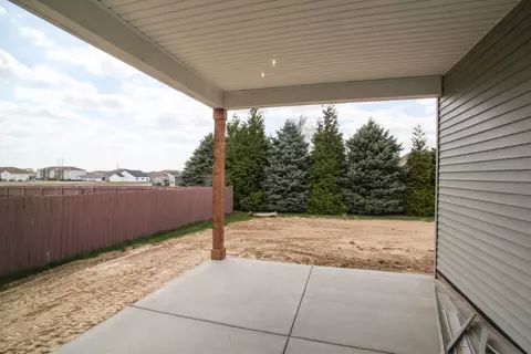 13 Brookstone Cir, Bloomington, IL 61704 photo 24