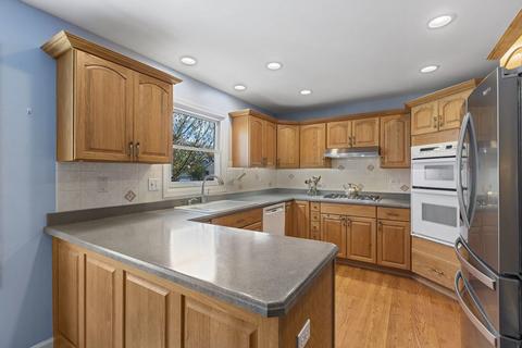925 Carriage Dr, Algonquin, IL 60102 photo 3