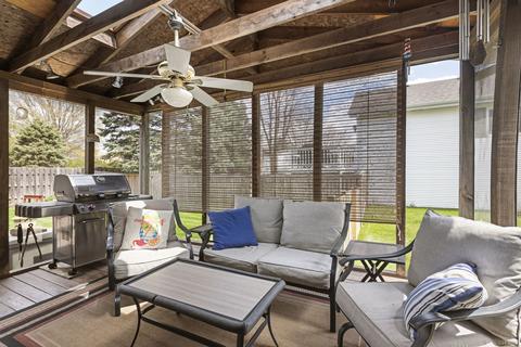 925 Carriage Dr, Algonquin, IL 60102 photo 11