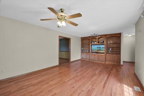 233 N Orchard St, Bement, IL 61813 photo 4