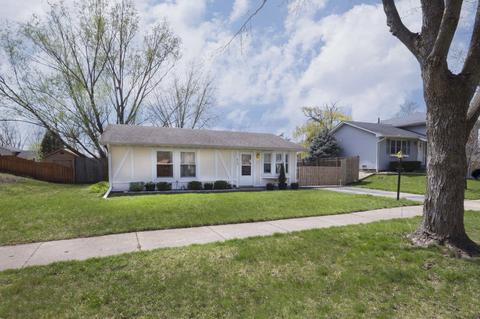 819 Tamms Ln, Bolingbrook, IL 60440
