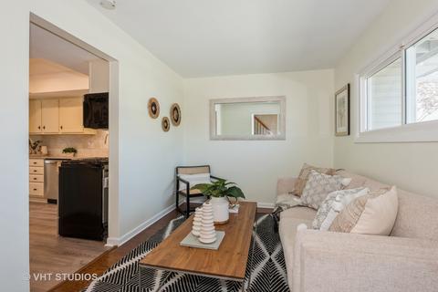 647 Harbor Ter, Bartlett, IL 60103 photo 4