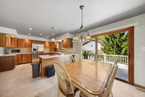 501 Meadow Ln, Beecher, IL 60401 photo 3