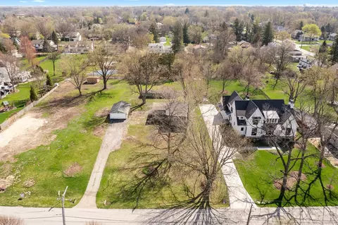 2015 Stoddard Ave, Wheaton, IL 60187