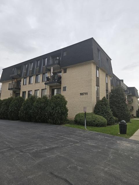 10711 5th Ave Cutoff Ave #110, Countryside, IL 60525