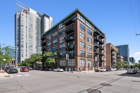817 W Washington Blvd #302, Chicago, IL 60607