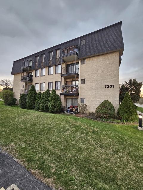 7301 Willow Springs Rd #408, Countryside, IL 60525