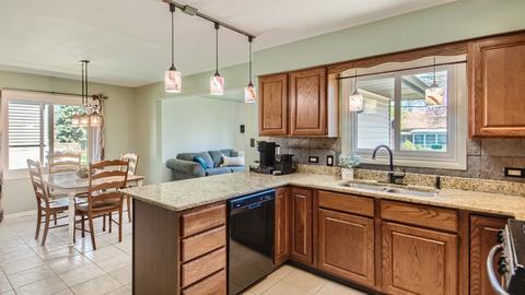 323 S Walnut St, Itasca, IL 60143 photo 5
