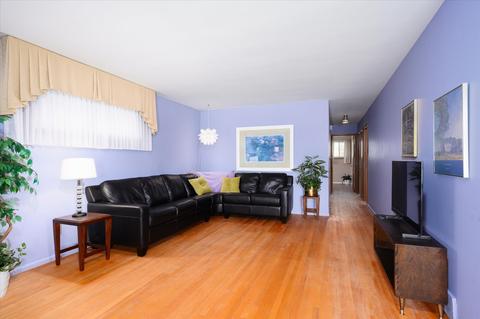 366 Lance Dr, Des Plaines, IL 60016 photo 4