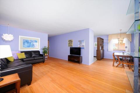 366 Lance Dr, Des Plaines, IL 60016 photo 3