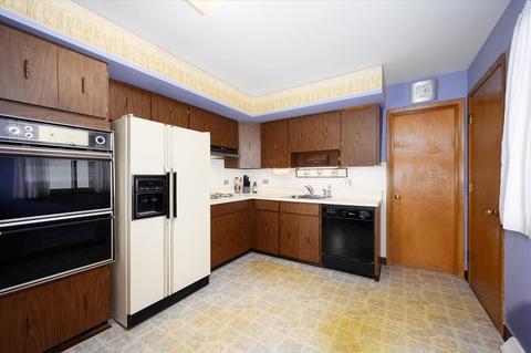 366 Lance Dr, Des Plaines, IL 60016 photo 10
