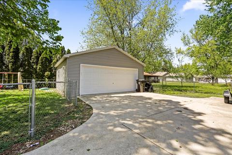 1110 Parliament Rd, Normal, IL 61761 photo 18