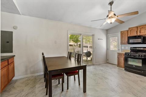 1110 Parliament Rd, Normal, IL 61761 photo 6
