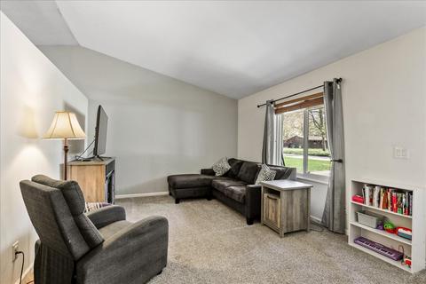 1110 Parliament Rd, Normal, IL 61761 photo 2