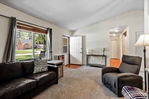 1110 Parliament Rd, Normal, IL 61761 photo 4