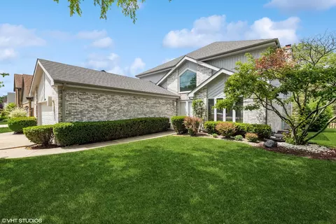 3602 Ari Ln, Glenview, IL 60026