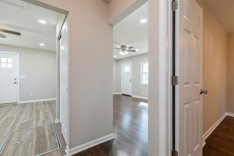 2408 Hyde Park Ave, Holiday Hills, IL 60051 photo 12