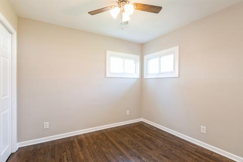 2408 Hyde Park Ave, Holiday Hills, IL 60051 photo 9