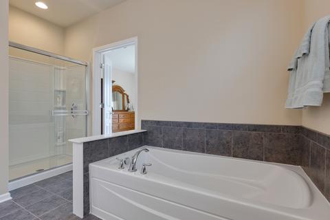 2458 Vista Trl, Elgin, IL 60124 photo 23