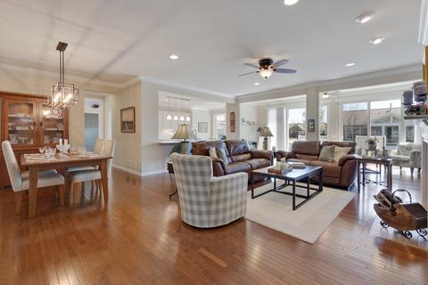 2458 Vista Trl, Elgin, IL 60124 photo 9