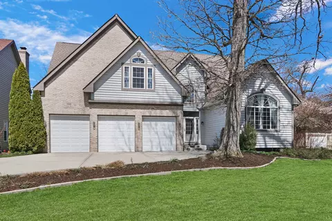 2888 N Southern Hills Dr, Wadsworth, IL 60083