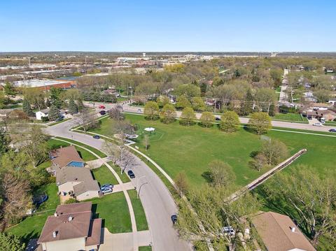 1699 Sheffield Dr, Elgin, IL 60123 photo 21