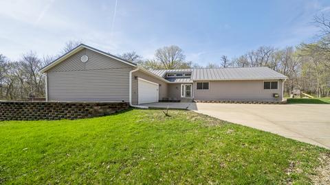 18155 Rock Grove Rd, Davis, IL 61019
