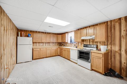 377 S Dearborn Ave, Bradley, IL 60915 photo 9