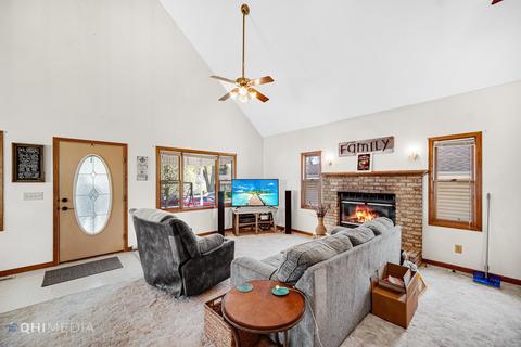 377 S Dearborn Ave, Bradley, IL 60915 photo 4
