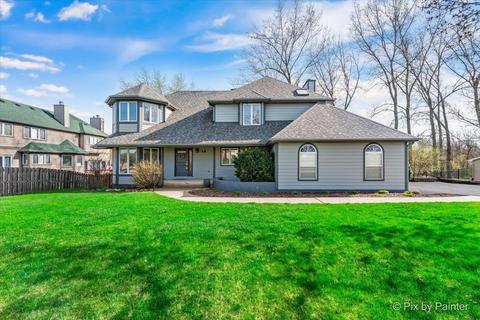 40 W Hawthorne Ln, West Chicago, IL 60185