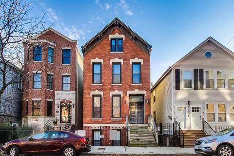 1369 W Crystal St #1, Chicago, IL 60642