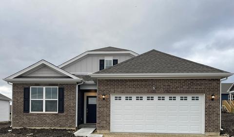 951 Savannah Ln, Algonquin, IL 60102