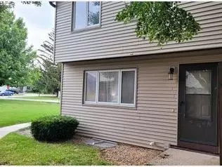 1713 Longwood Dr #1713, Sycamore, IL 60178