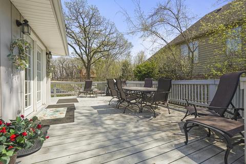 9030 Skyline Dr, Burr Ridge, IL 60527 photo 4