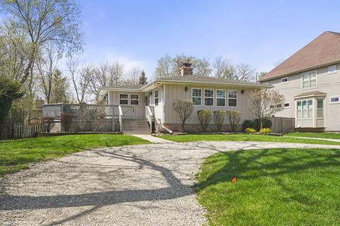 9030 Skyline Dr, Burr Ridge, IL 60527 photo 2