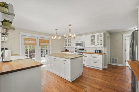 9030 Skyline Dr, Burr Ridge, IL 60527 photo 8