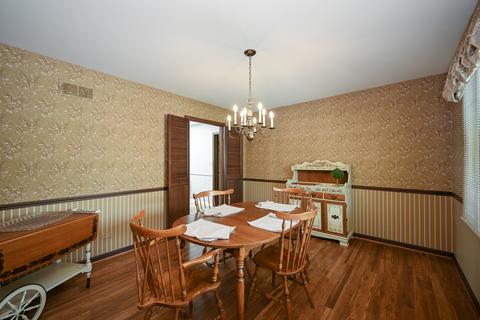 1535 N Summit St, Wheaton, IL 60187 photo 11