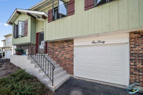 140 Olympic Dr, Bolingbrook, IL 60440