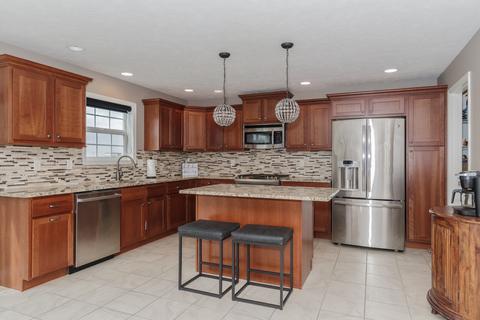 1713 Flagstone Dr, Normal, IL 61761 photo 2