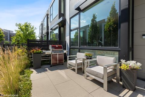 1019 N Cleveland Ave #4, Chicago, IL 60610