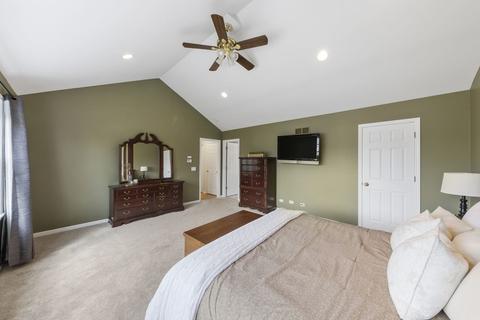 405 Bluegrass Dr, Wheaton, IL 60189 photo 21