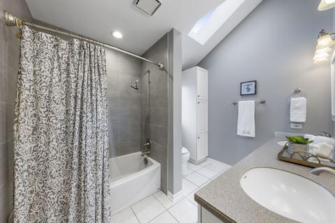 405 Bluegrass Dr, Wheaton, IL 60189 photo 24