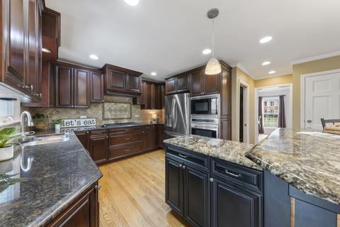 405 Bluegrass Dr, Wheaton, IL 60189 photo 13