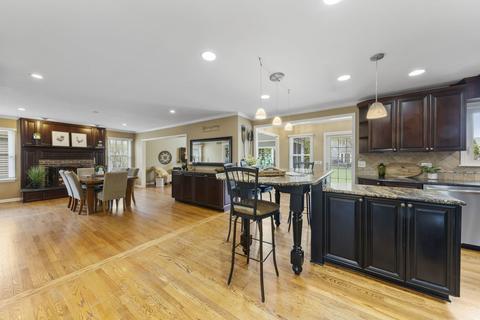 405 Bluegrass Dr, Wheaton, IL 60189 photo 16