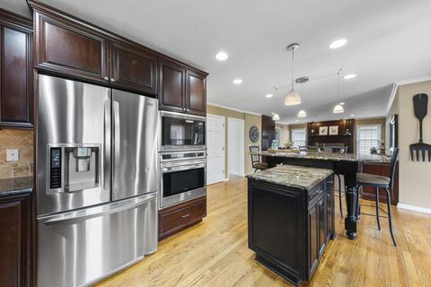 405 Bluegrass Dr, Wheaton, IL 60189 photo 15