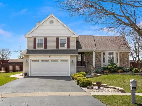 1 Cheswick Ct, Schaumburg, IL 60194