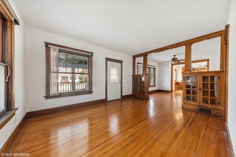 33 E Maple Ave, Roselle, IL 60172 photo 3